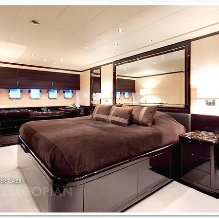 Bateau Mangusta 92 * Cannes